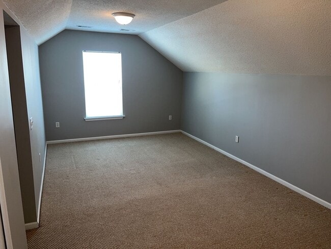 Building Photo - 149 Lancaster Way