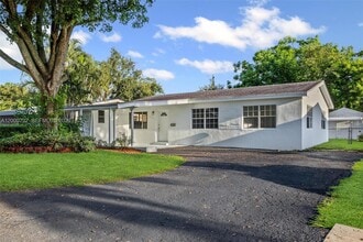 Building Photo - 6825 SW 12th St