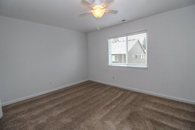 Building Photo - Excellent Snohomish Location. 5bed 3bath 2 Car Garage Sitting on a non through street with very l...