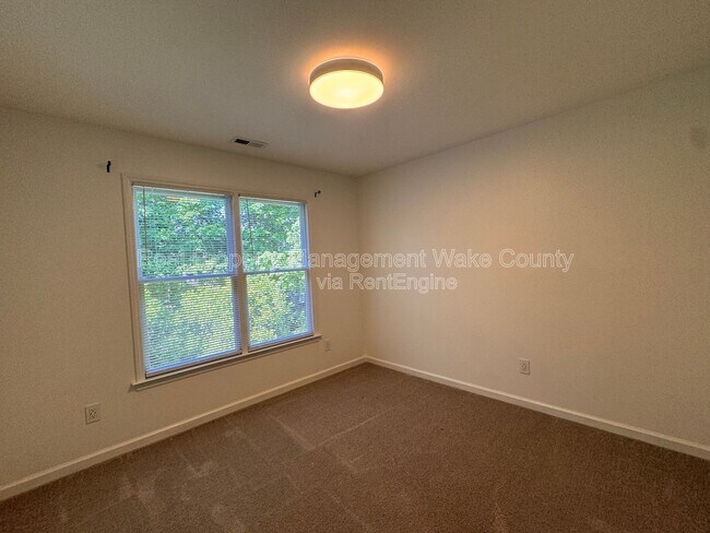 Building Photo - 102 Powder Mill Ct