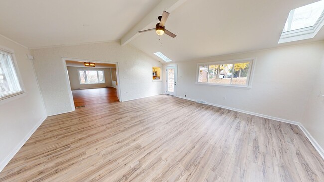 Building Photo - Updated 3 Bed 1 Bath in North Allegheny Sc...