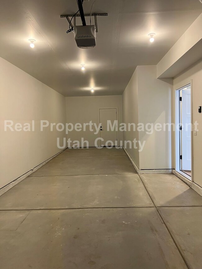 Building Photo - New AF Townhome