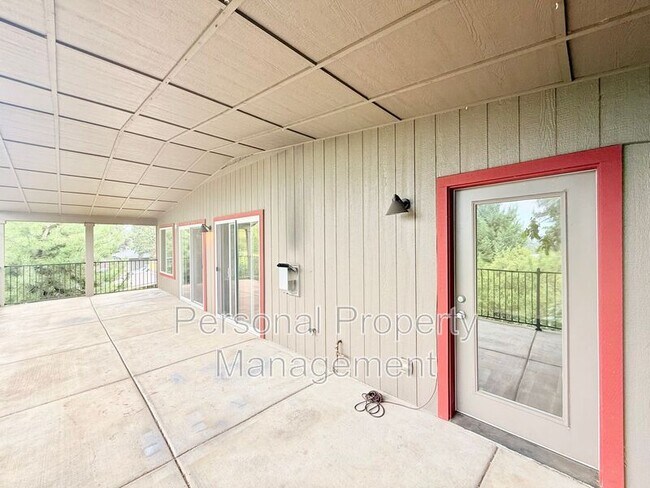 Building Photo - 1710 Lincoln Ave
