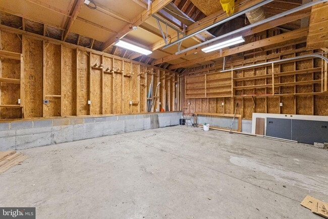 Building Photo - 3535 Meadow Rd