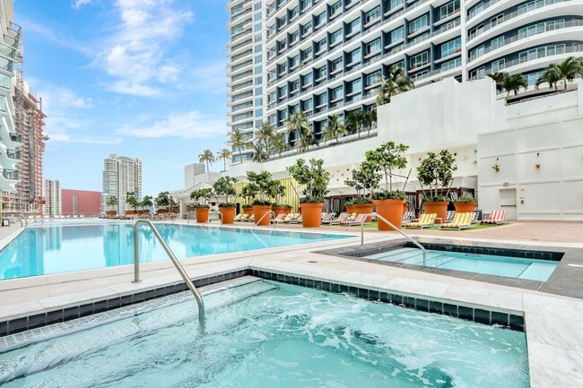 Building Photo - 1300 S Miami Ave