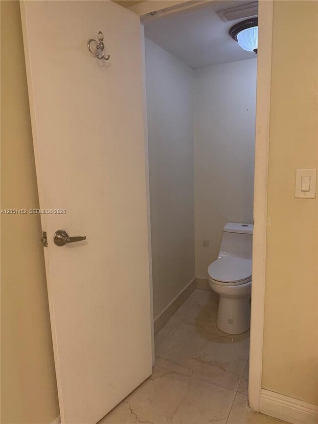 Building Photo - 16100 Kilmarnock Dr