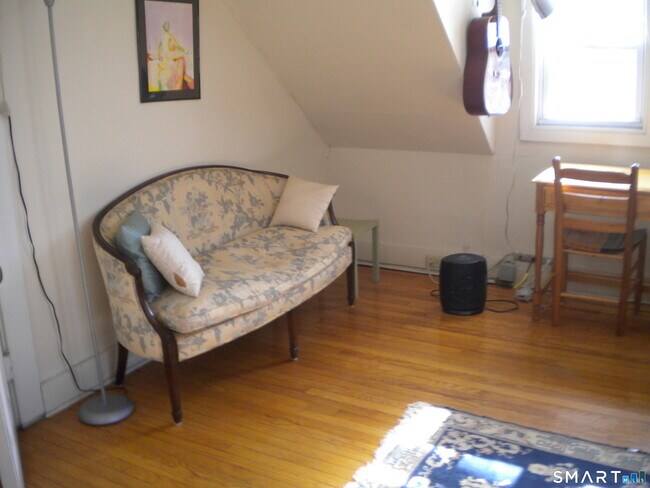 Building Photo - 382 Whitney Ave