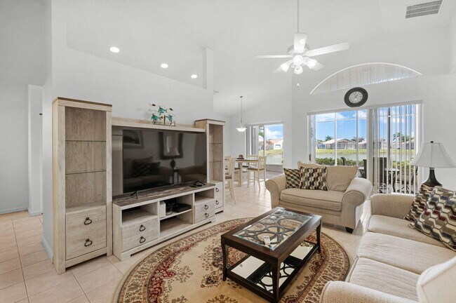 Building Photo - 364 Sunview Way