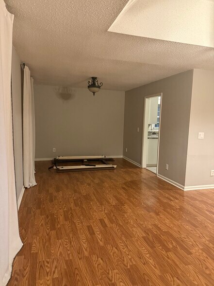 Building Photo - 7311 Alamance Dr