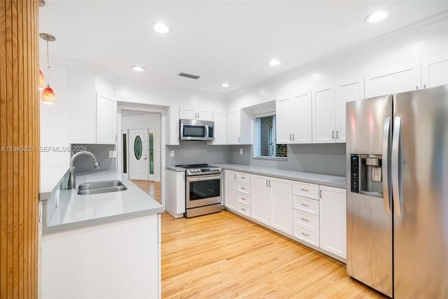 Building Photo - 648 Sevilla Ave