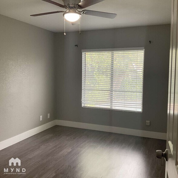 Building Photo - 9054 Claretta Dr
