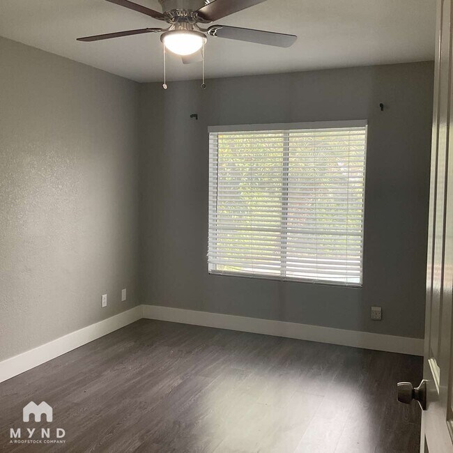 Building Photo - 9054 Claretta Dr