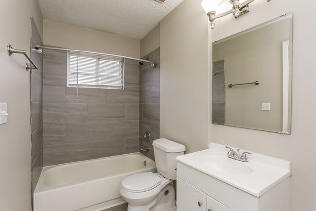 Building Photo - 359 Tait Rd