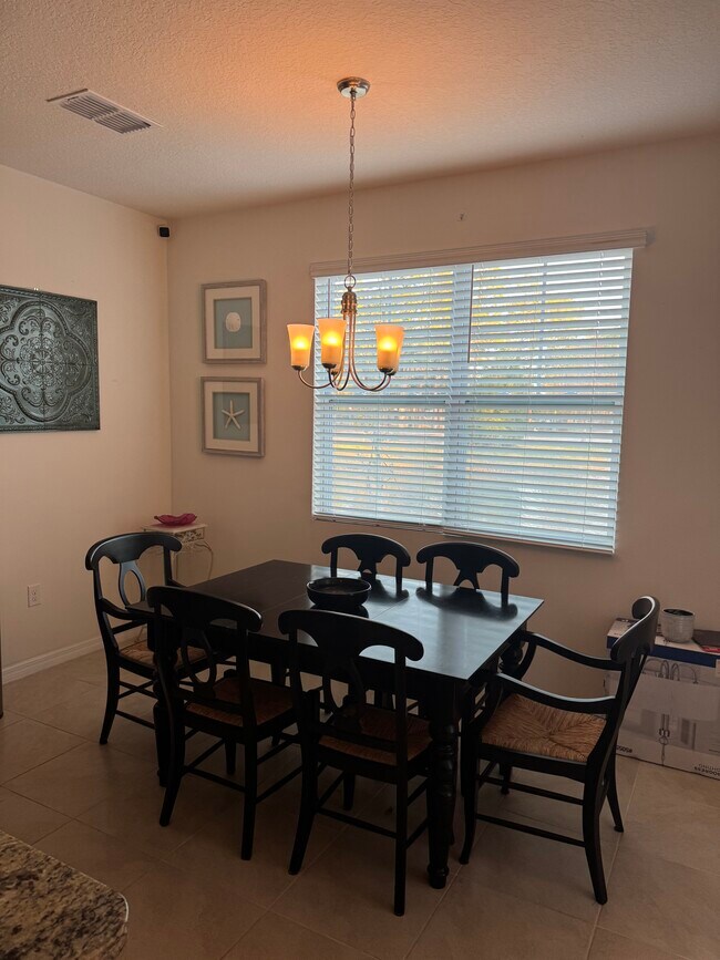 Building Photo - 1690 Coulter Ln