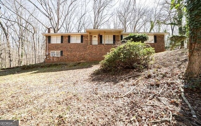 Primary Photo - 325 Segrest Cir
