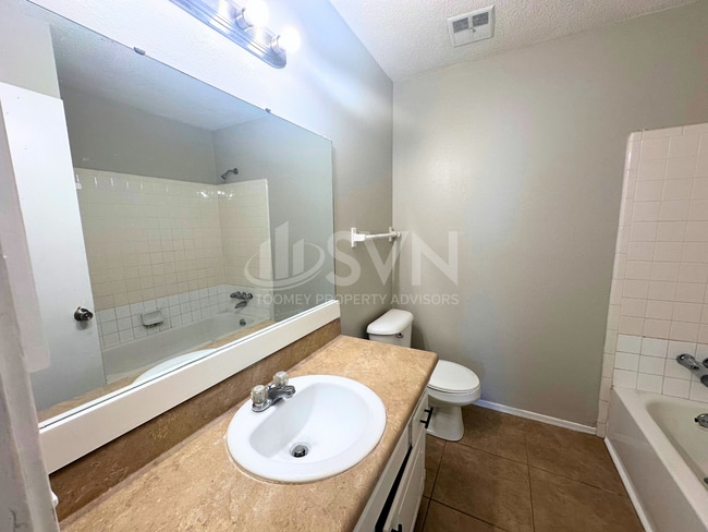 Building Photo - 9730 Trailwood Dr S