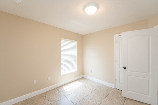 Building Photo - Brackenwood subdivision