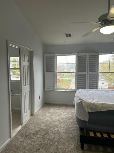 Building Photo - 23545 Devonshire Rd