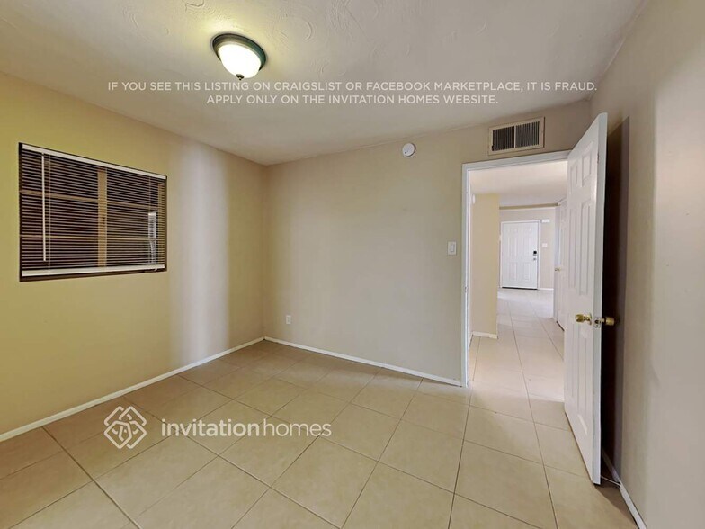 Building Photo - 6242 N 23rd Ave