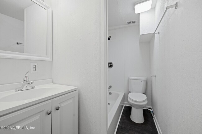 Building Photo - 5846 Abelia Rd