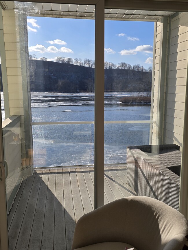 Building Photo - 117 St Charles Ct