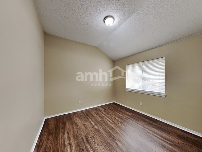 Building Photo - 7914 Clear Fork Trail