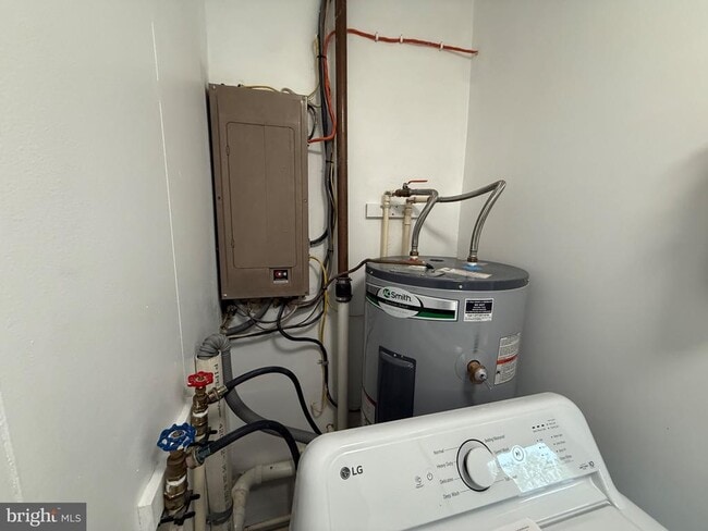 Building Photo - 416 Breslin Rd