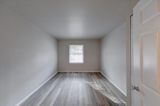 Building Photo - 7614 E 34th St