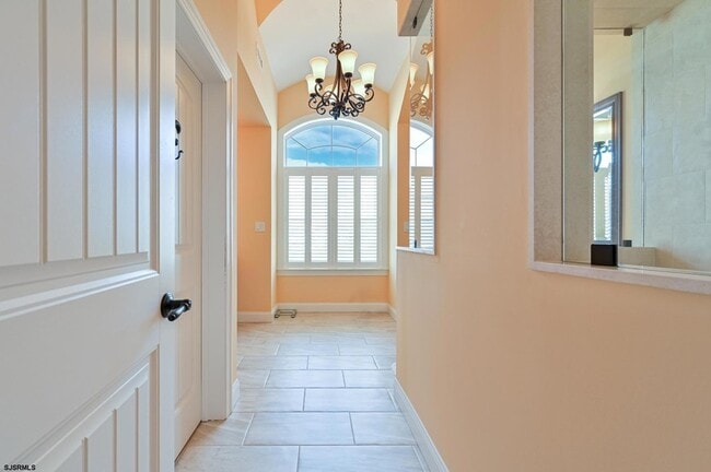 Building Photo - 400 17th St S