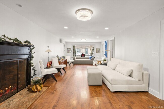 Building Photo - 232 N Country Rd