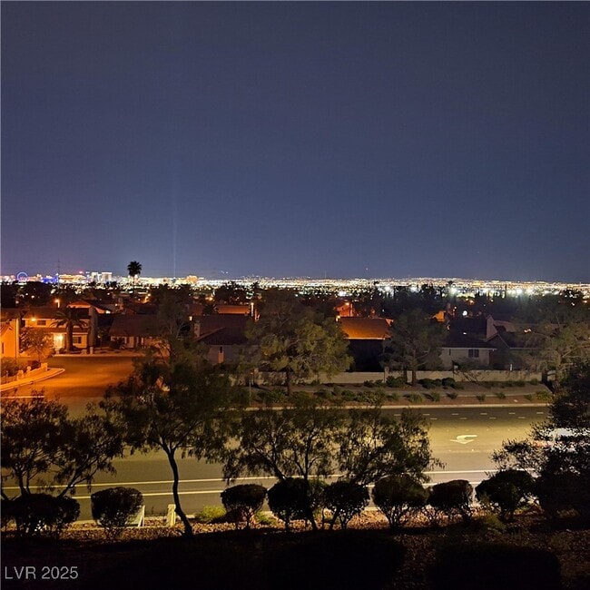 Building Photo - 8700 Captains Pl