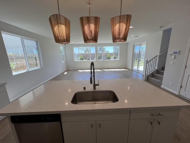 Building Photo - 1229 Traverse Dr S
