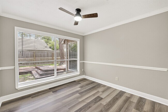 Building Photo - 12403 Meadow Ridge Dr