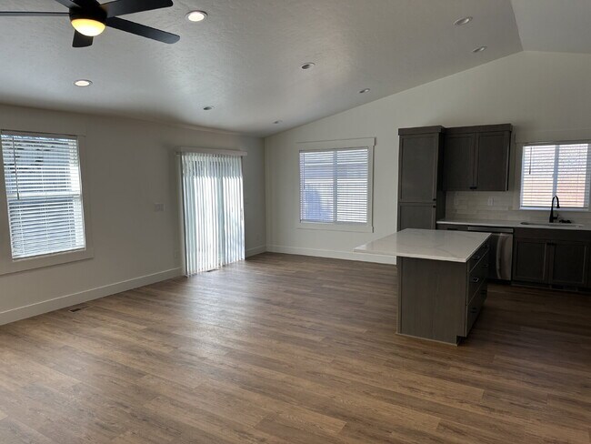 Building Photo - "Charming 3-Bedroom Oasis with Granite Touches in Meridian!"