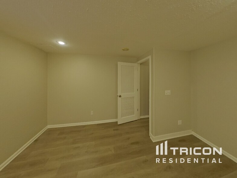 Building Photo - 1584 Canoe Creek Dr N