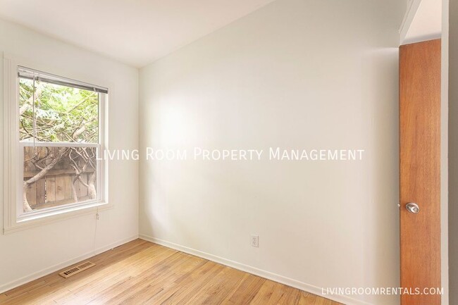 Building Photo - 1520 SE 44th Ave