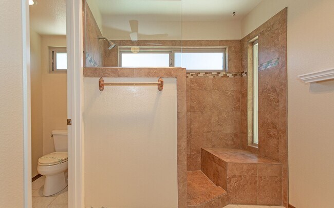 Building Photo - Charming 4 bedroom Home in Oceanside