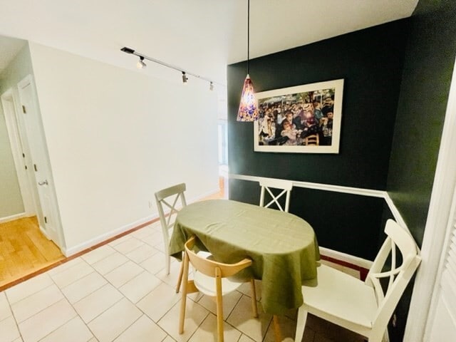 Building Photo - 19 Wiget St