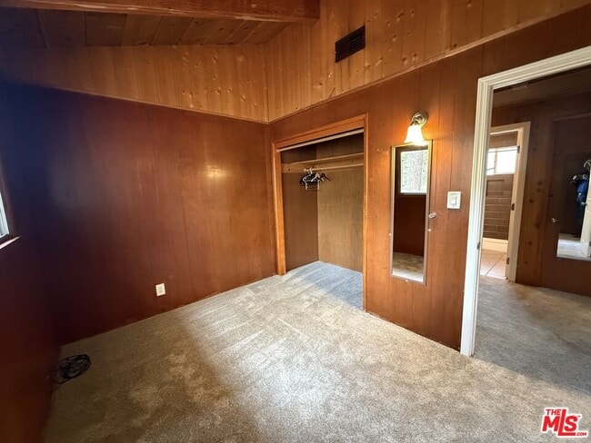 Building Photo - 42995 Sunset Dr