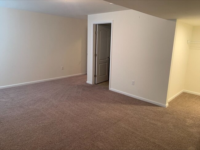 Building Photo - 327 Tribbitt St