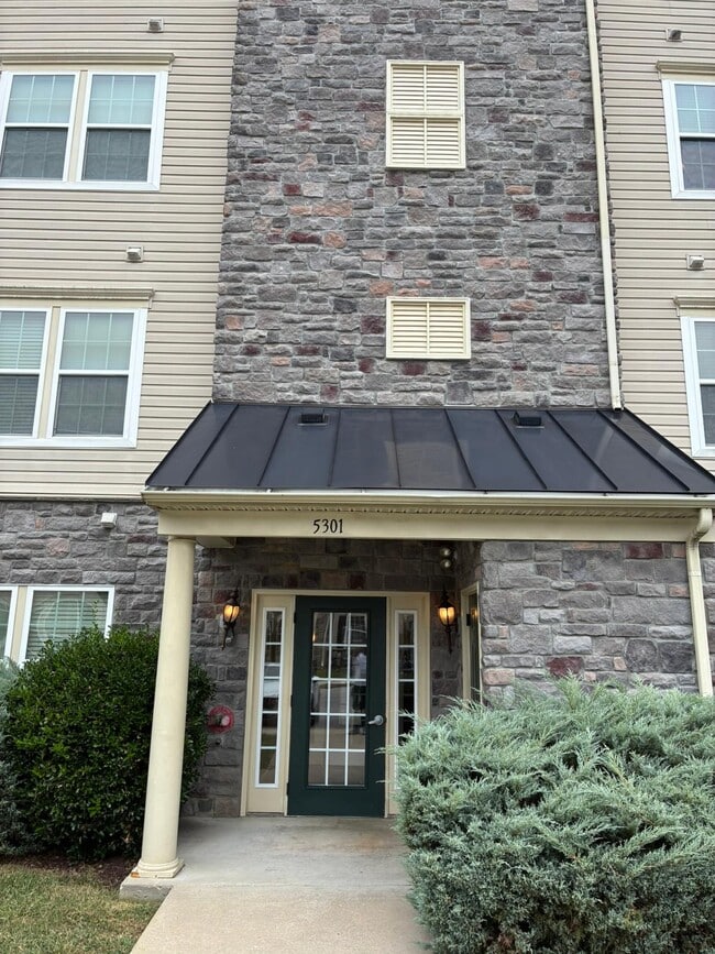 Building Photo - Wyndholme