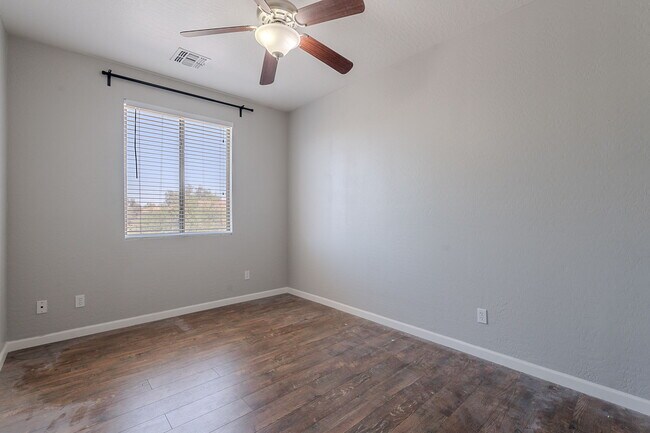 Building Photo - 4133 S Ponderosa Dr