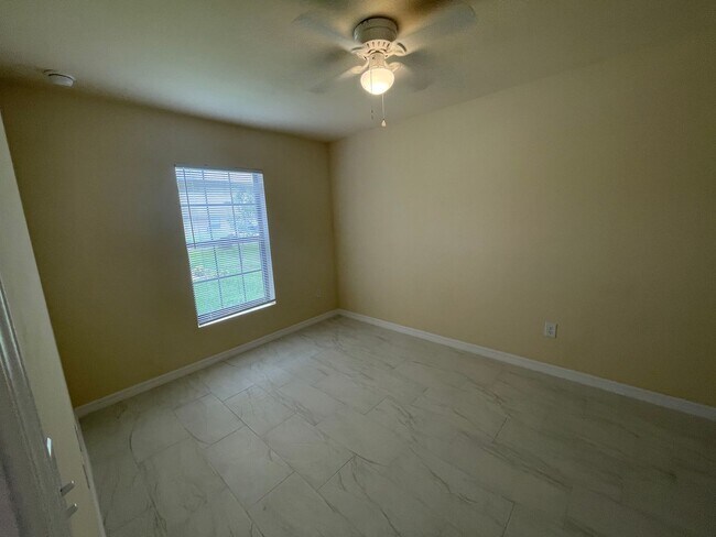 Building Photo - Duplex in Cape Coral! 3-bedroom 2-bathroom...