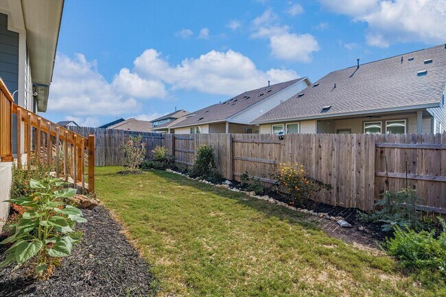 Building Photo - 168 Kings Cyn Dr