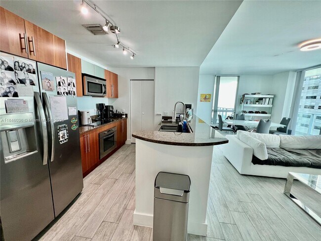 Building Photo - 300 S Biscayne Blvd