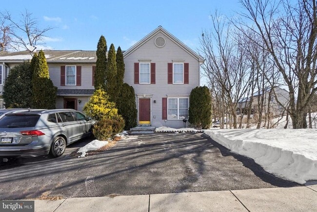 Building Photo - 54 Woodmyre Ln