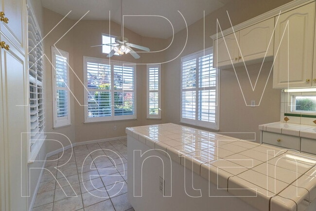 Building Photo - 2554 Douglas Fir Dr