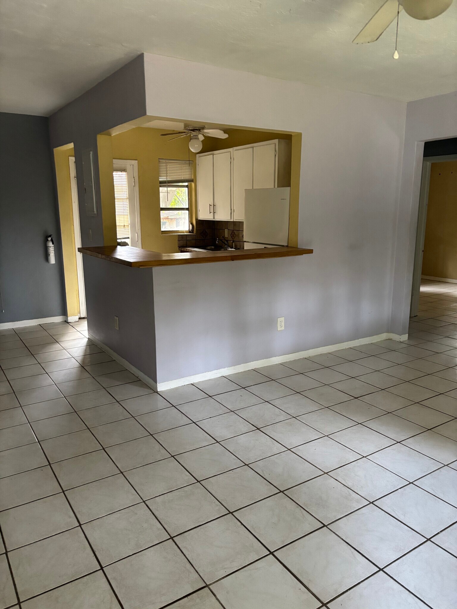 Building Photo - 1007 NE 112th St