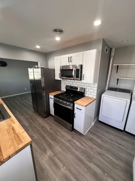 Building Photo - 2802 Flora Ave