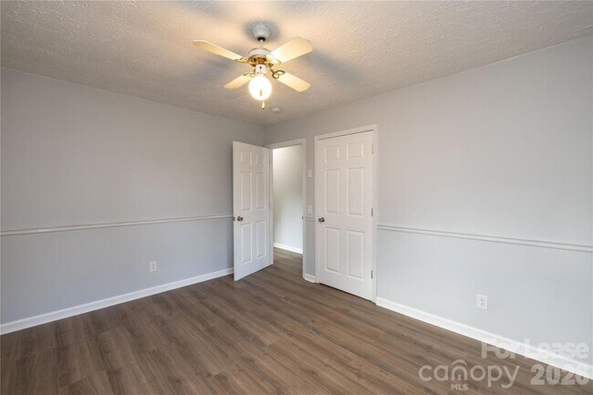Building Photo - 420 Eastover Ave